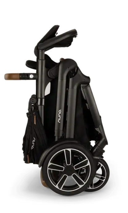 demi™ next + pipa™ urbn travel system