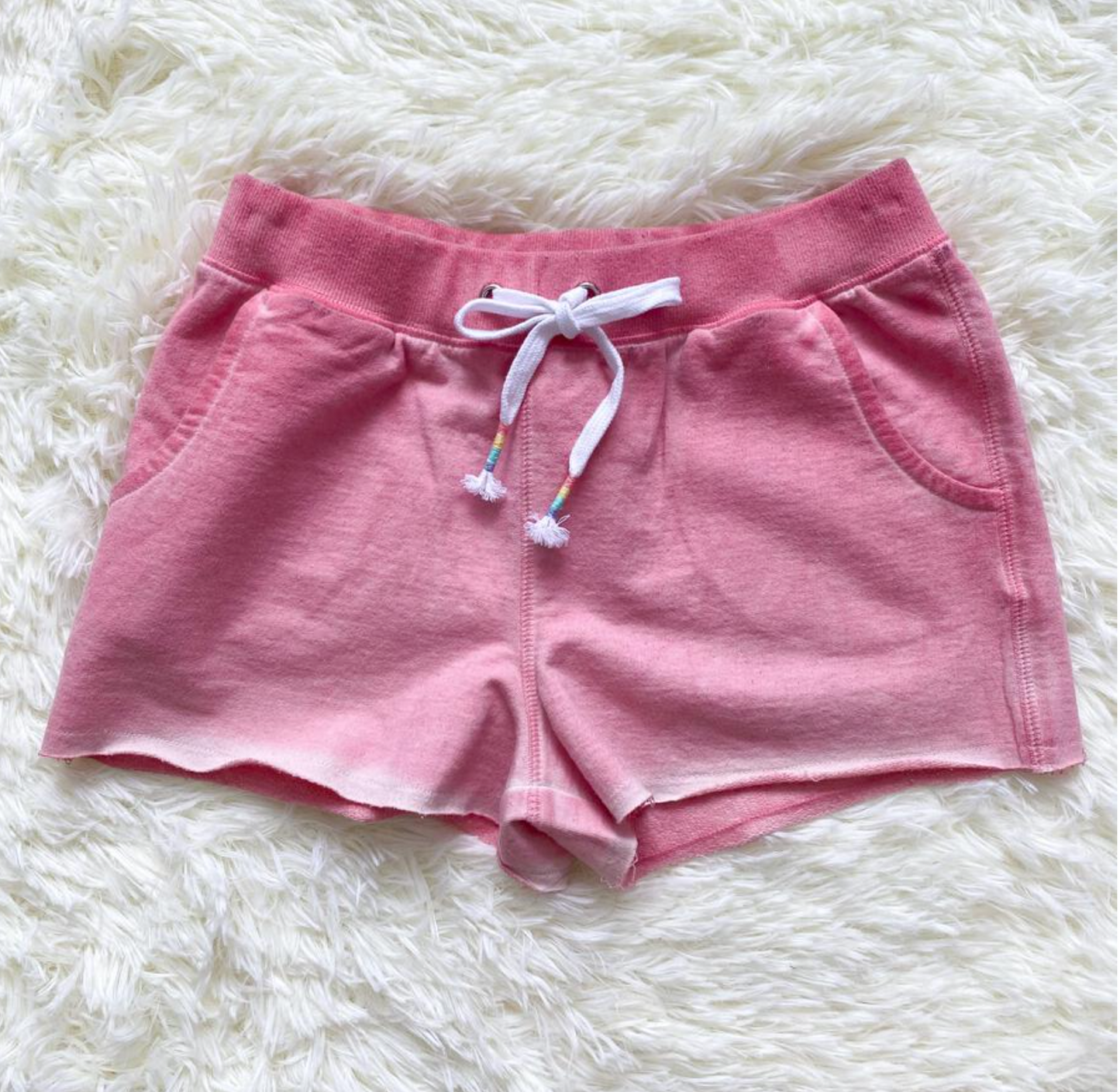 Raw Edge Back Pocket Short - Quartz Pink